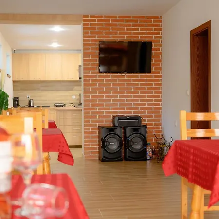 بيت ضيافة влахов ساباريفا بانيا