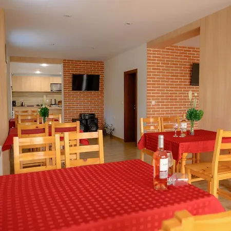 بيت ضيافة влахов ساباريفا بانيا